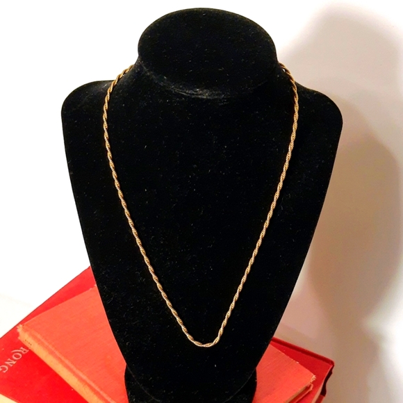 Gold-toned Vintage Twisted Rope Chain Necklace 18" - Picture 1 of 4